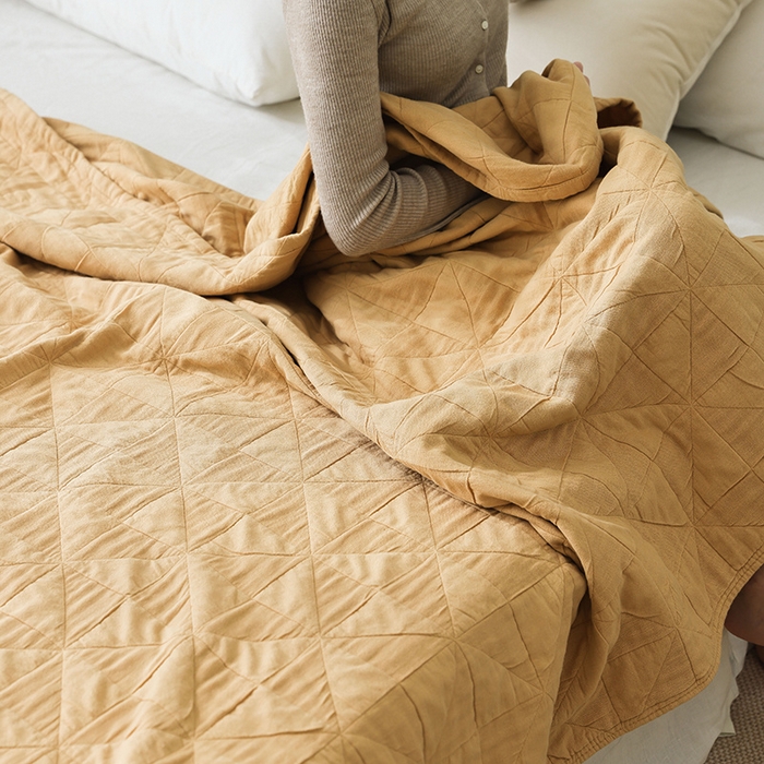 91家纺网 家纺一手货源 找家纺 雯雨家纺 2023新款全棉拼色纱布毛巾被 新风车-棕