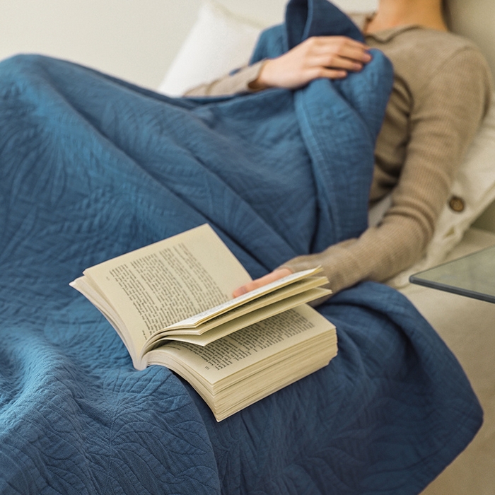 91家纺网 家纺一手货源 找家纺 雯雨家纺 2023新款全棉拼色纱布毛巾被 新树叶-兰