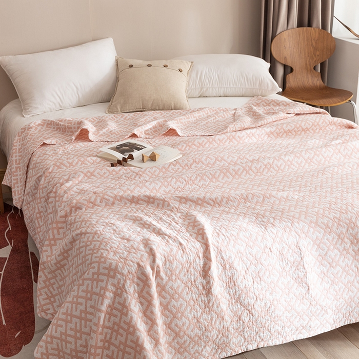 91家纺网 家纺一手货源 找家纺 朴尔 2023新款塞尚风格全棉水洗棉三层纱布毛巾被 格林-粉