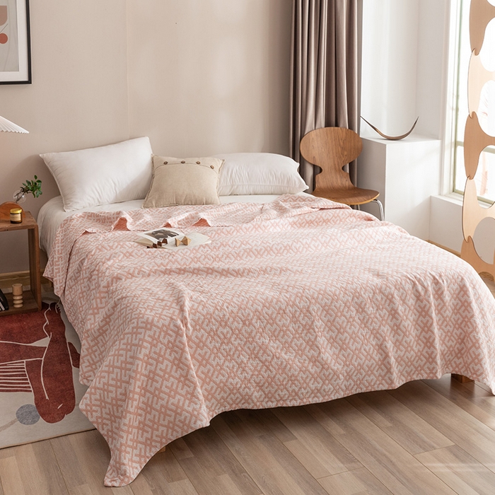 91家纺网 家纺一手货源 找家纺 朴尔 2023新款塞尚风格全棉水洗棉三层纱布毛巾被 格林-粉