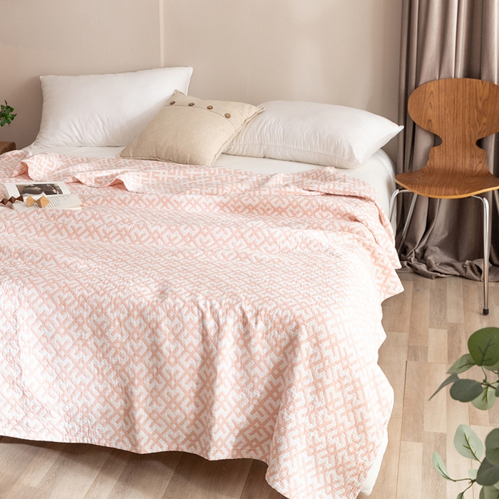 91家纺网 家纺一手货源 找家纺 朴尔 2023新款塞尚风格全棉水洗棉三层纱布毛巾被 格林-粉