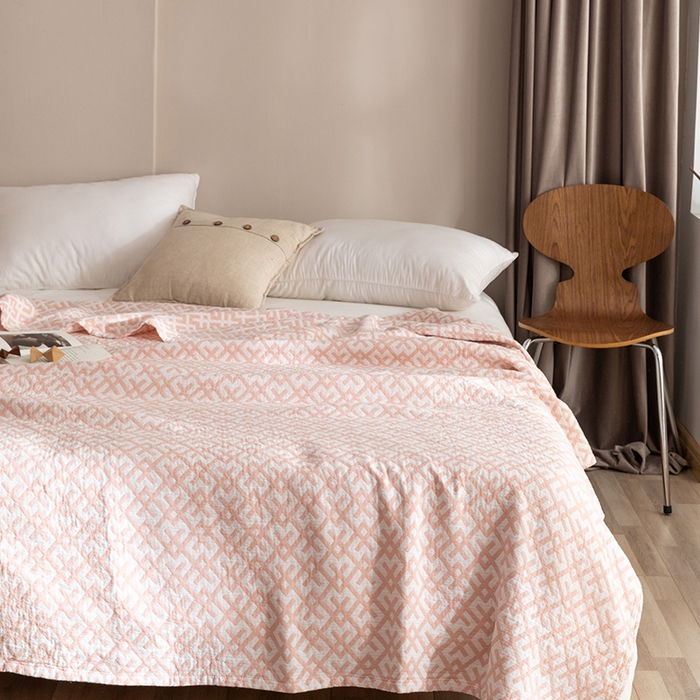 91家纺网 家纺一手货源 找家纺 朴尔 2023新款塞尚风格全棉水洗棉三层纱布毛巾被 格林-粉