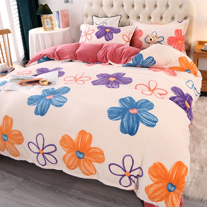 91家纺网 家纺一手货源 找家纺 爱上家居 2023新款温暖亲肤加厚牛奶绒四件套 花开朵朵-粉