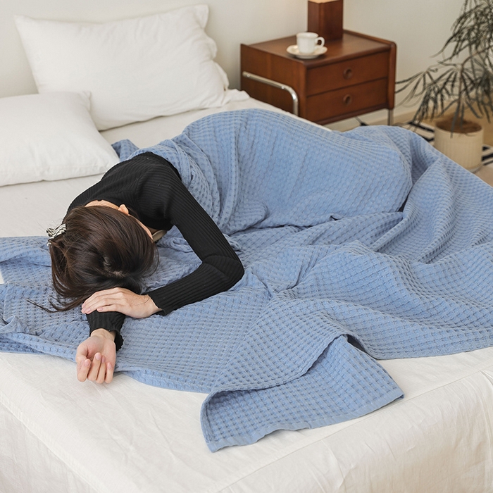 91家纺网 家纺一手货源 找家纺 雯雨家纺 2023新款华夫格纱布纯棉毛巾被 华夫格-浅蓝