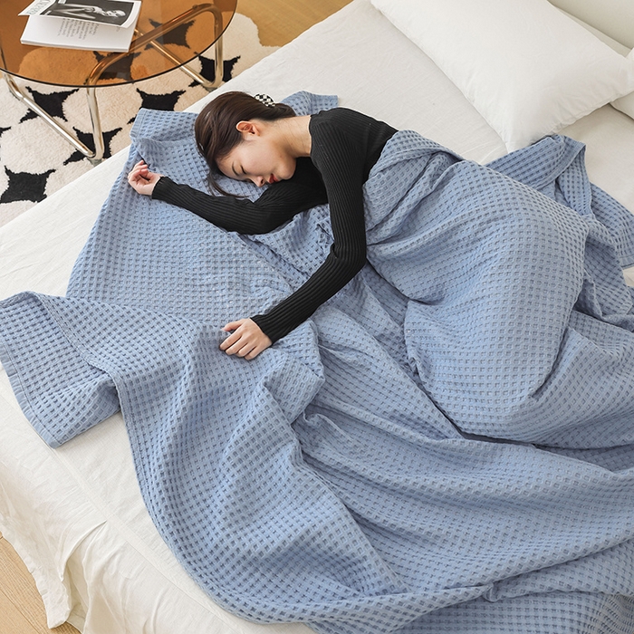 91家纺网 家纺一手货源 找家纺 雯雨家纺 2023新款华夫格纱布纯棉毛巾被 华夫格-浅蓝