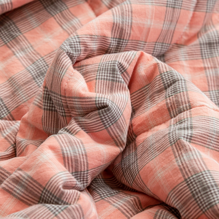 91家纺网 家纺一手货源 找家纺 鸣升新疆长绒棉全棉花色织水洗棉夏被四件套 芳华粉