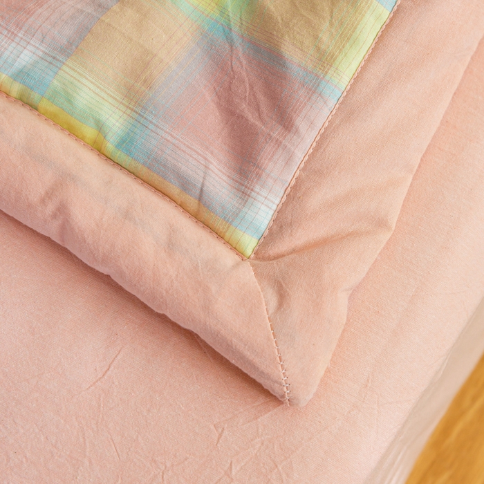 91家纺网 家纺一手货源 找家纺 鸣升新疆长绒棉全棉花色织水洗棉夏被四件套 弗暖粉黄