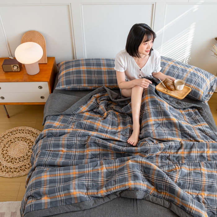 91家纺网 家纺一手货源 找家纺 鸣升新疆长绒棉全棉花色织水洗棉夏被四件套 灰格桔