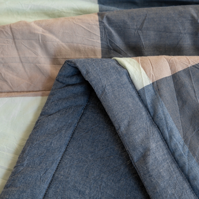 91家纺网 家纺一手货源 找家纺 鸣升新疆长绒棉全棉花色织水洗棉夏被四件套 米粽丈青格