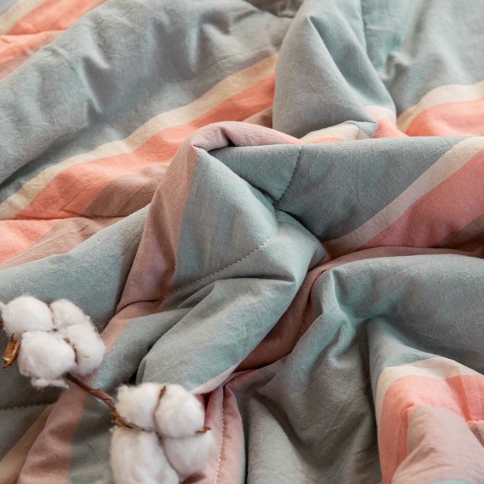 91家纺网 家纺一手货源 找家纺 鸣升新疆长绒棉全棉花色织水洗棉夏被四件套 嫩绿卡其条