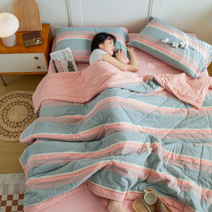 91家纺网 家纺一手货源 找家纺 鸣升新疆长绒棉全棉花色织水洗棉夏被四件套 嫩绿卡其条