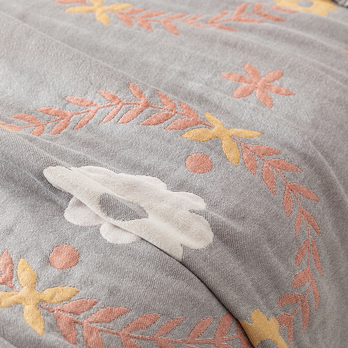 91家纺网 家纺一手货源 找家纺 朴尔  2023年新款四层韩版碎花风全棉纱布毛巾被 花环-灰