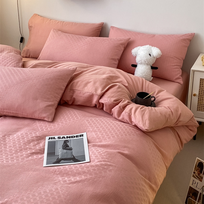 91家纺网 家纺一手货源 找家纺 金丝鸟  2023新款简约舒适华夫格四件套 简约卡其格粉