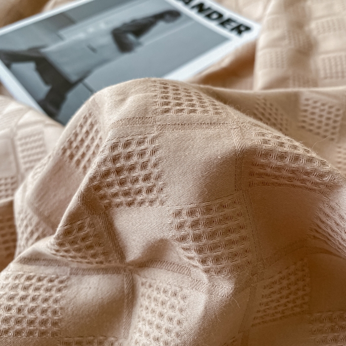 91家纺网 家纺一手货源 找家纺 金丝鸟  2023新款简约舒适华夫格四件套 简约小田格驼