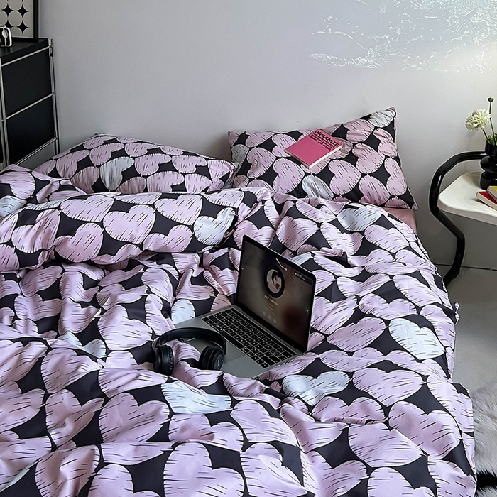 91家纺网 家纺一手货源 找家纺 窝米2023新款13370全棉四件套卡通简约款 爱心粉