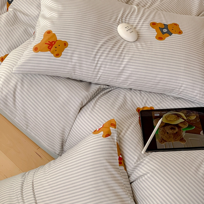 91家纺网 家纺一手货源 找家纺 窝米2023新款13370全棉四件套卡通简约款 焦糖熊