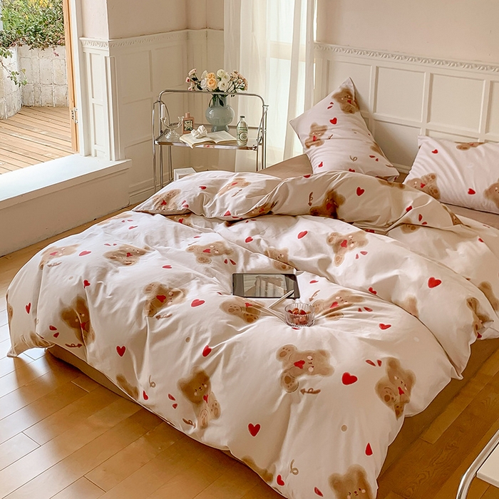 91家纺网 家纺一手货源 找家纺 窝米2023新款13370全棉四件套卡通简约款 恋爱熊