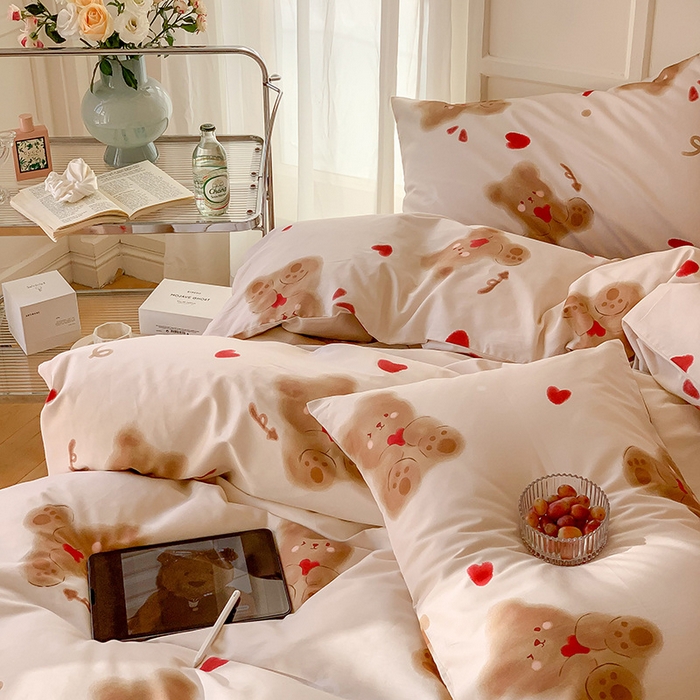 91家纺网 家纺一手货源 找家纺 窝米2023新款13370全棉四件套卡通简约款 恋爱熊