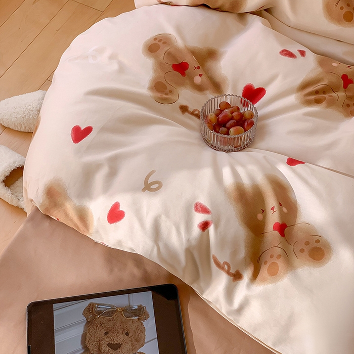 91家纺网 家纺一手货源 找家纺 窝米2023新款13370全棉四件套卡通简约款 恋爱熊