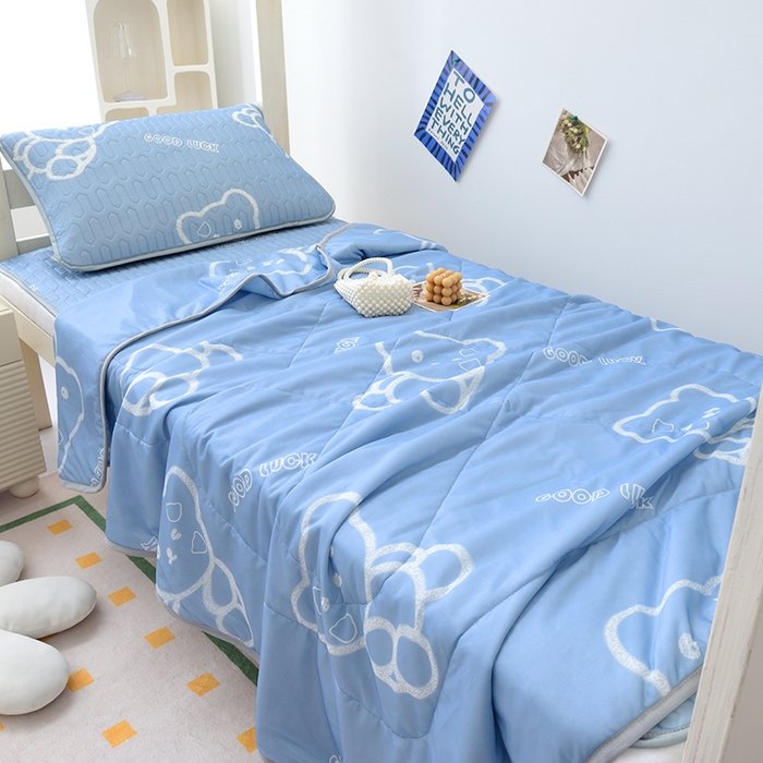 91家纺网 家纺一手货源 找家纺 多乐 2023新款学生床乳胶凉席三件套 幸运熊