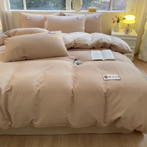 91家纺网 家纺一手货源 找家纺 蓝巢2023新款A版60支全棉华夫格B版40支全棉水洗棉四件套蜜格系列 蜜格-米驼