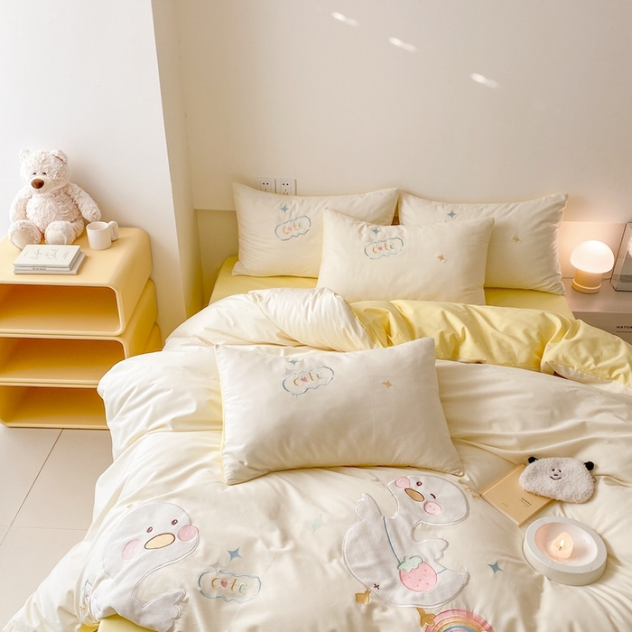 91家纺网 家纺一手货源 找家纺 蜜柚 2024新款全棉贴布绣四件套 彩虹鸭-奶黄