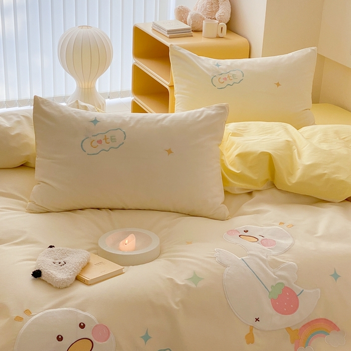 91家纺网 家纺一手货源 找家纺 蜜柚 2024新款全棉贴布绣四件套 彩虹鸭-奶黄