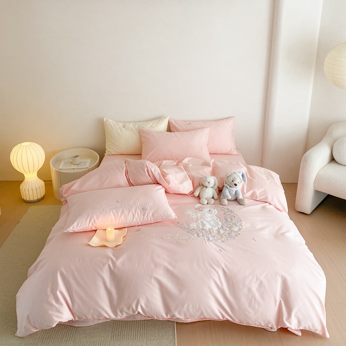 91家纺网 家纺一手货源 找家纺 蜜柚 2024新款全棉贴布绣四件套 许愿兔-公主粉