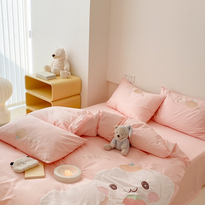 91家纺网 家纺一手货源 找家纺 蜜柚 2024新款全棉贴布绣四件套 长耳兔-公主粉