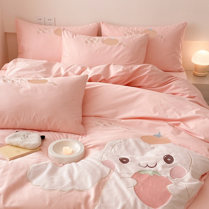 91家纺网 家纺一手货源 找家纺 蜜柚 2024新款全棉贴布绣四件套 长耳兔-公主粉