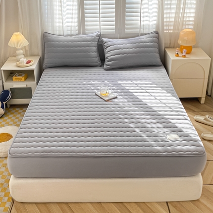 91家纺网 家纺一手货源 找家纺 芬晴家纺2023波浪方格夹棉床笠 波浪星灰