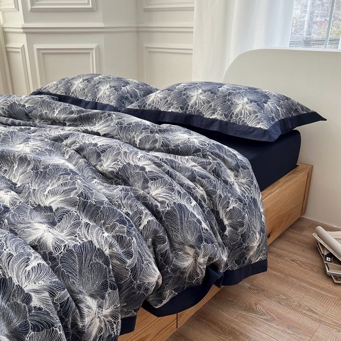 91家纺网 家纺一手货源 找家纺 安莱生活 2023新款色织双层纱工艺款宽边高奢四件套 国色天香-藏青