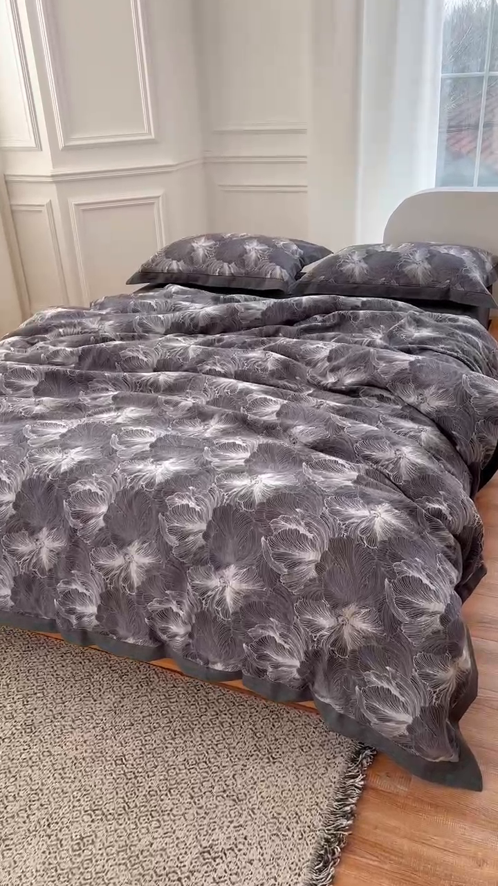 91家纺网 家纺一手货源 找家纺 安莱生活 2023新款色织双层纱工艺款宽边高奢四件套 国色天香-深灰