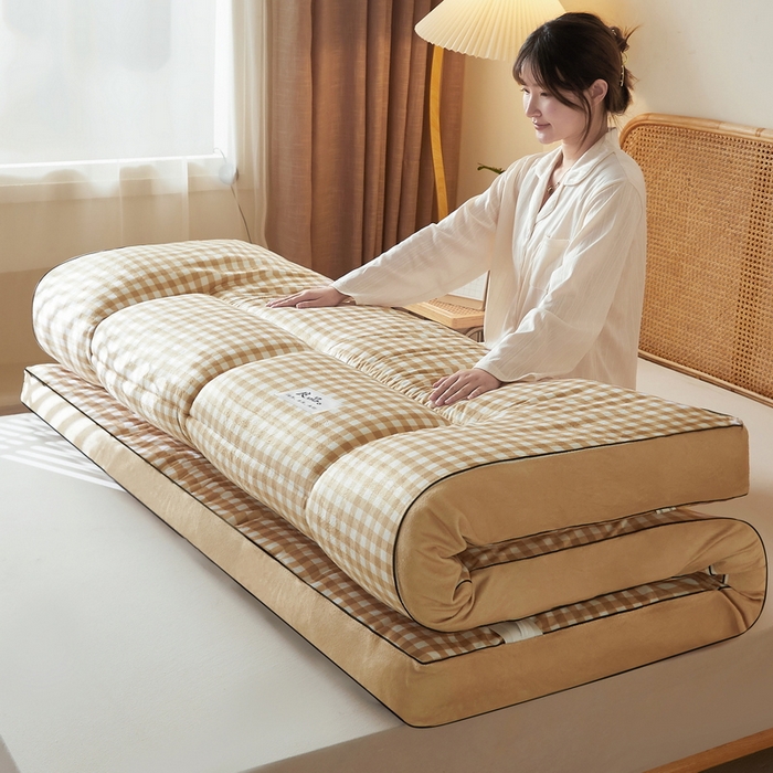 91家纺网 家纺一手货源 找家纺 迪乐妮  2023新款水洗棉成人立体软床垫 卡其格