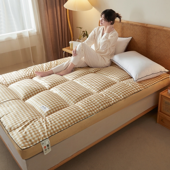 91家纺网 家纺一手货源 找家纺 迪乐妮  2023新款水洗棉成人立体软床垫 卡其格