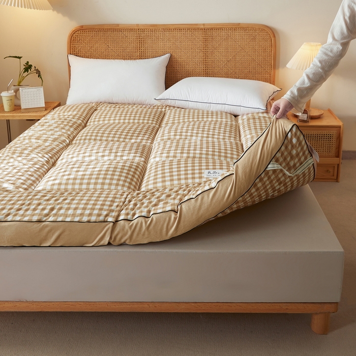 91家纺网 家纺一手货源 找家纺 迪乐妮  2023新款水洗棉成人立体软床垫 卡其格