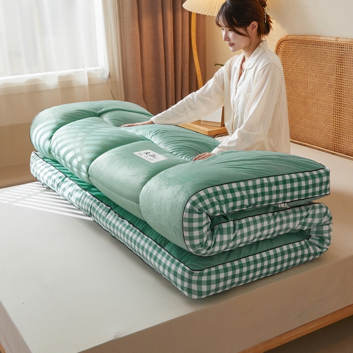 91家纺网 家纺一手货源 找家纺 卡派 2023新款水洗棉成人立体软床垫 绿格边-绿色