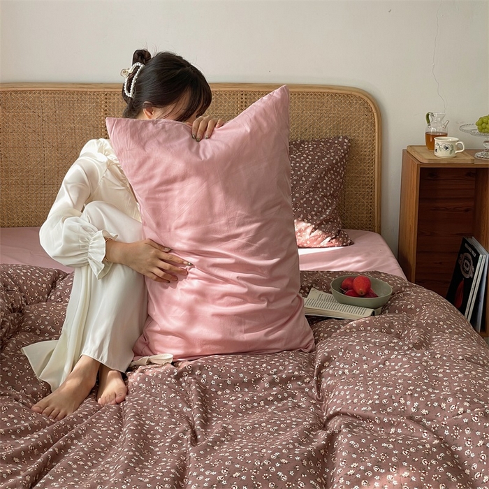 91家纺网 家纺一手货源 找家纺 畅畅家纺2023新款40支13372全棉复古小碎花保暖四件套 花吟