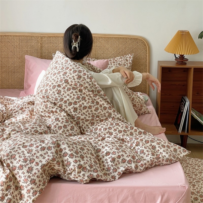 91家纺网 家纺一手货源 找家纺 畅畅家纺2023新款40支13372全棉复古小碎花保暖四件套 花西子