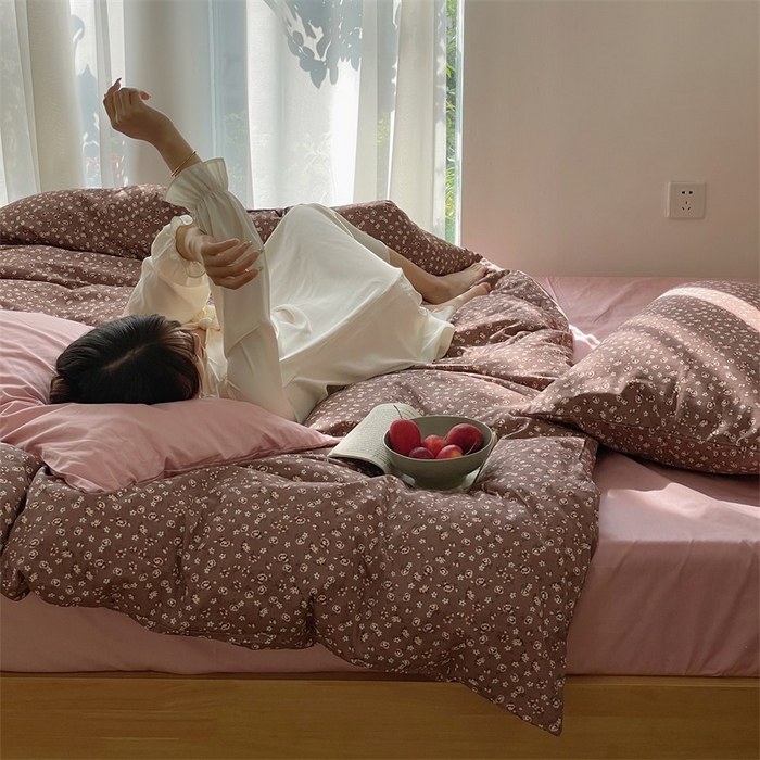 91家纺网 家纺一手货源 找家纺 畅畅家纺2023新款40支13372全棉复古小碎花保暖四件套 花吟