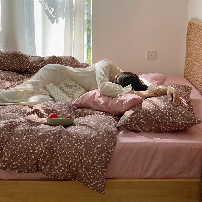 91家纺网 家纺一手货源 找家纺 畅畅家纺2023新款40支13372全棉复古小碎花保暖四件套 花吟