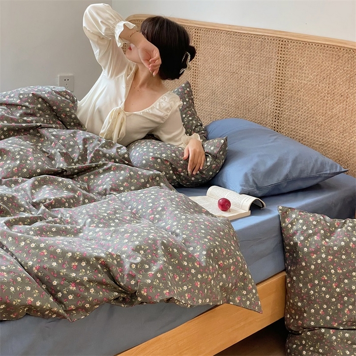 91家纺网 家纺一手货源 找家纺 畅畅家纺2023新款40支13372全棉复古小碎花保暖四件套 暮秋-灰