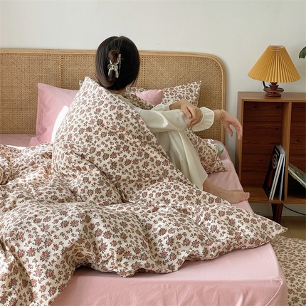 91家纺网 家纺一手货源 找家纺 畅畅家纺2023新款40支13372全棉复古小碎花保暖四件套 花西子