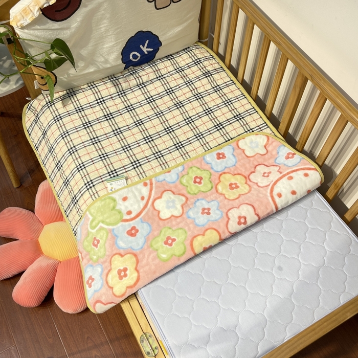 91家纺网 家纺一手货源 找家纺 沐纯家居 2023新款40S全棉加密牛奶绒印花防水隔尿垫 宝利格