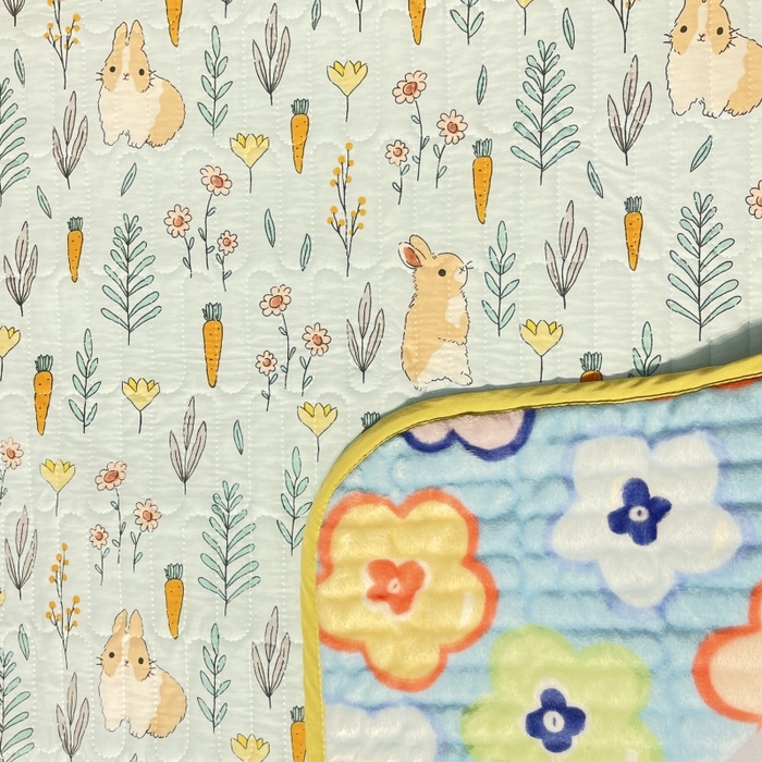 91家纺网 家纺一手货源 找家纺 沐纯家居 2023新款40S全棉加密牛奶绒印花防水隔尿垫 胡萝卜兔