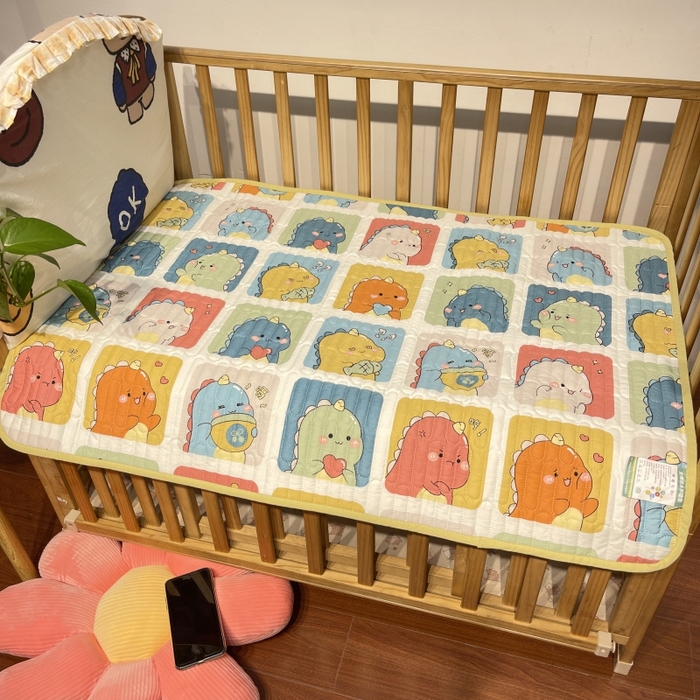 91家纺网 家纺一手货源 找家纺 沐纯家居 2023新款40S全棉加密牛奶绒印花防水隔尿垫 神奇恐龙