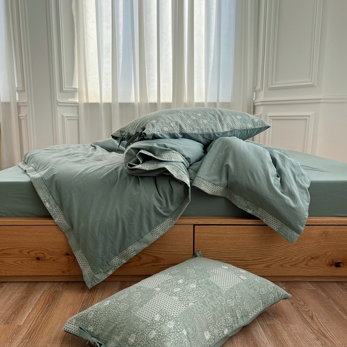 91家纺网 家纺一手货源 找家纺 总 安莱生活2023新款全棉色织水洗棉宽边拼角蝴蝶结款四件套-缤纷花研