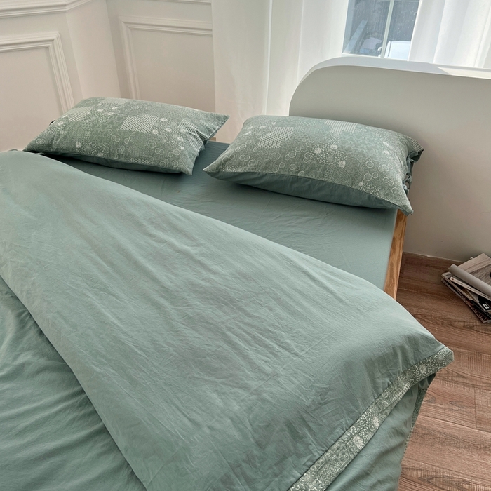 91家纺网 家纺一手货源 找家纺 安莱生活 2023新款全棉色织水洗棉宽边拼角蝴蝶结款四件套-缤纷花研 缤纷华妍-灰绿