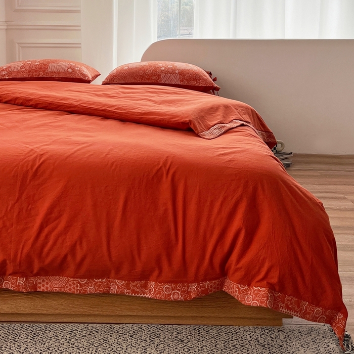 91家纺网 家纺一手货源 找家纺 安莱生活 2023新款全棉色织水洗棉宽边拼角蝴蝶结款四件套-缤纷花研 缤纷华妍-橘红