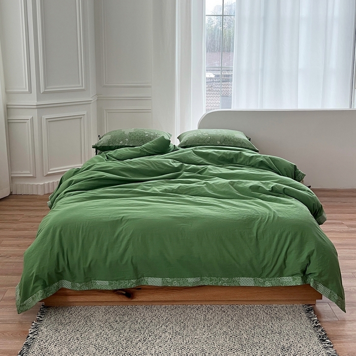 91家纺网 家纺一手货源 找家纺 安莱生活 2023新款全棉色织水洗棉宽边拼角蝴蝶结款四件套-缤纷花研 缤纷华妍-嫩绿